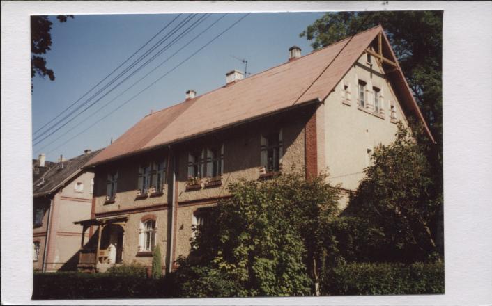 dom w zespole osiedla, skan 2