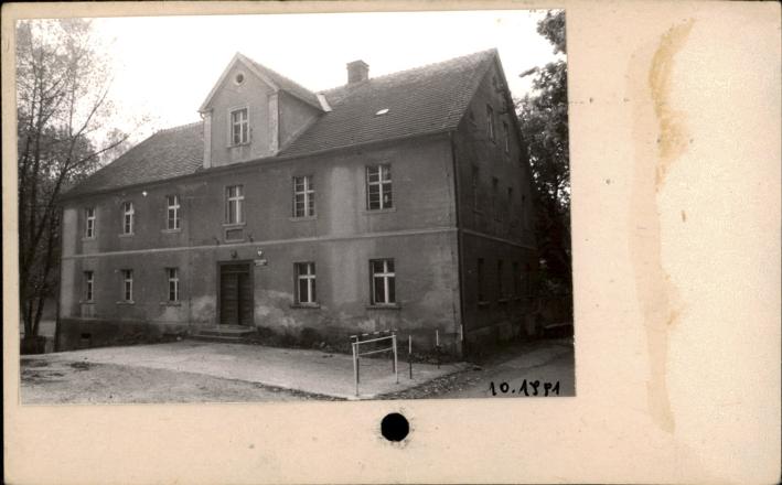 dom mieszkalny, ob. szkoła podstawowa, skan 2