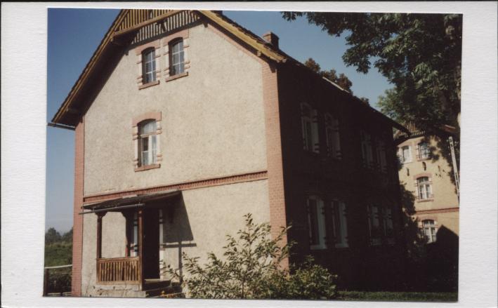 dom w zespole osiedla, skan 2