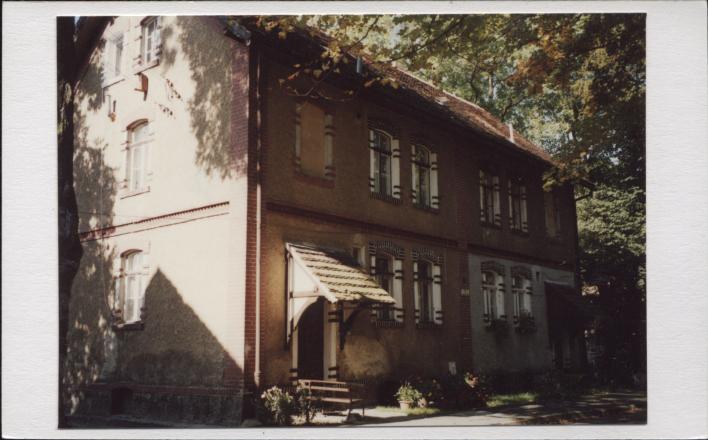 dom w zespole osiedla, skan 2