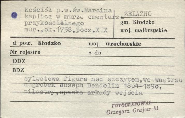 kaplica w murze cmentarza przy kościele pw. św. Marcina, skan 1