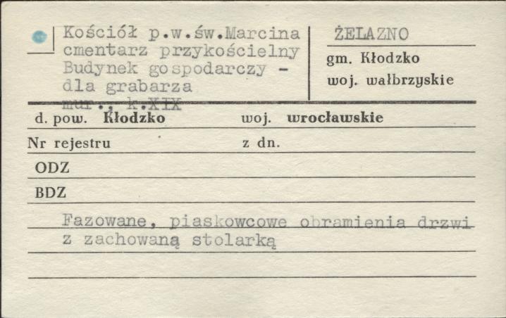budynek gospodarczy dla grabarza na cmentarzu przy kościele pw. św. Marcina, skan 1
