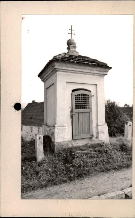 kaplica przydrożna (k. domu 2), skan 2