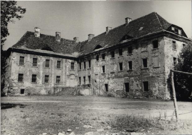 pałac, ob. szkoła, skan 4