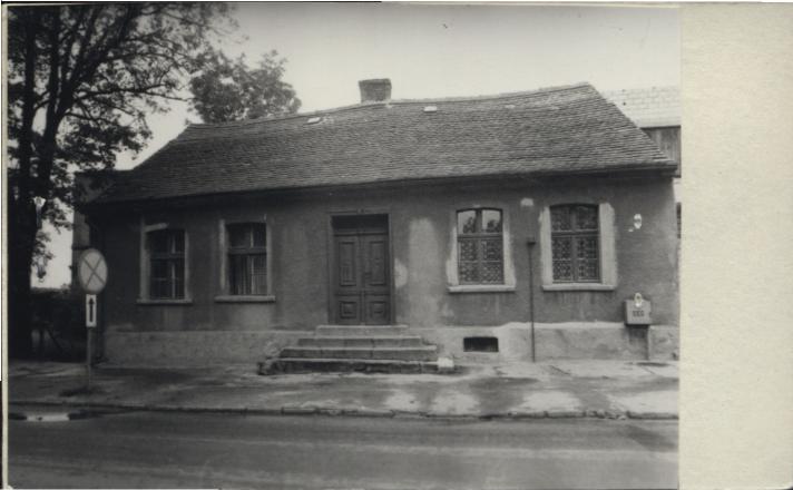 szkoła?, dom mieszkalny, skan 3