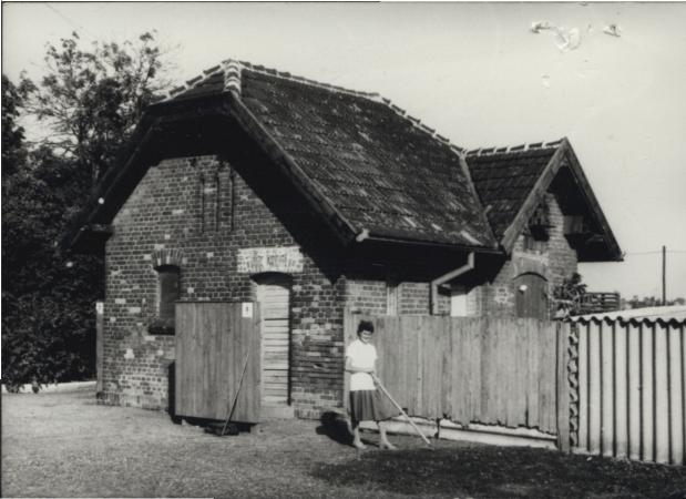 dworzec, bud. WC, skan 2