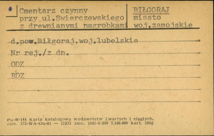 cmentarz czynny z drewnianymi nagrobkami, skan 1