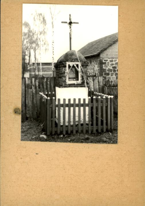 kapliczka obok nr 30, skan 2