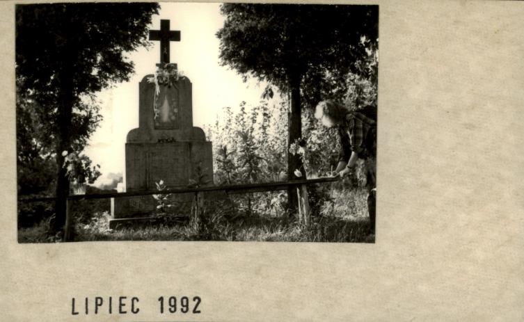 kapliczka z figurką MB Łaskawej, skan 2