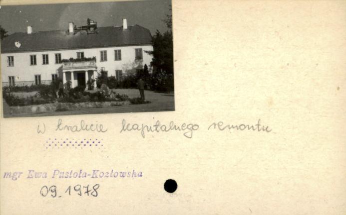 część klasztoru, ob. plebania, skan 2