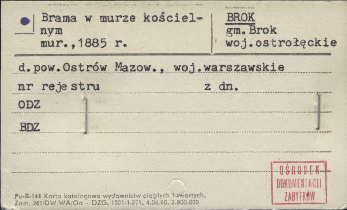 brama w murze kościelnym, skan 1