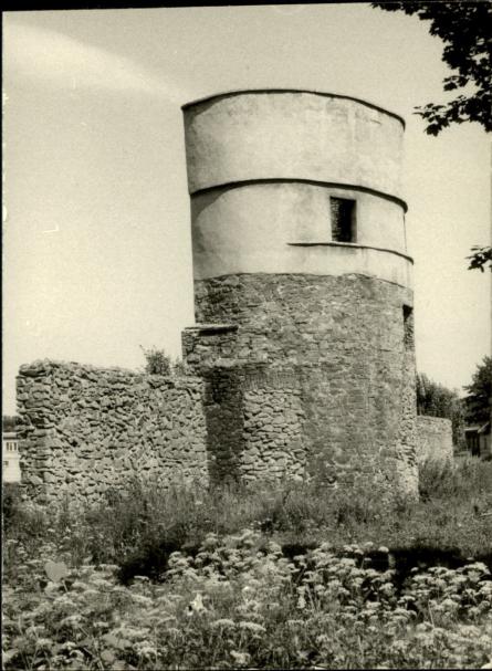 pozostałości d. ratusza - wieża, sukiennice, skan 2