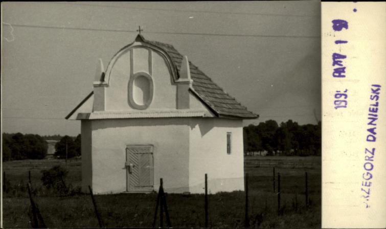kapliczka przy drodze Bełżec-Narol, skan 2