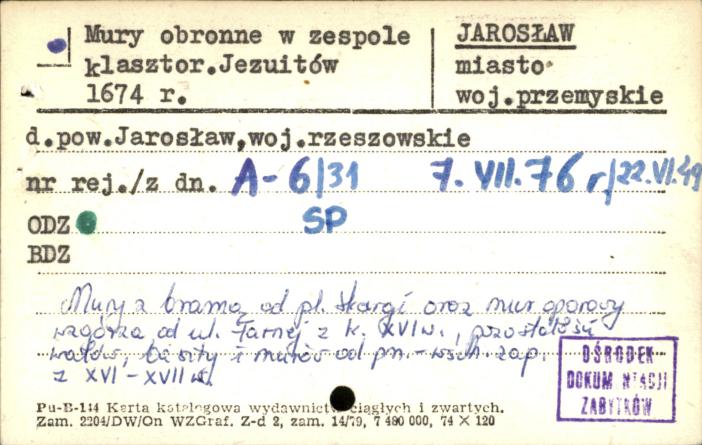 mury obronne w zespole klasztor. Jezuitów, skan 1