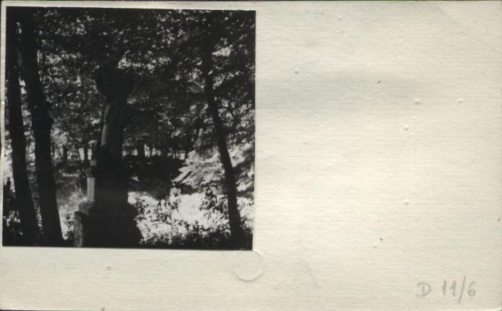 figura św. Jana Nep. - park przydworski, skan 2