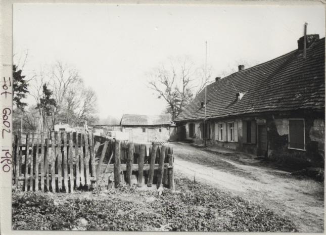 budynek mieszkalny w zespole dworsko-parkowym, skan 2