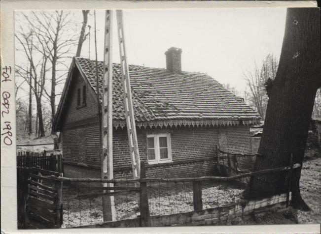 dom mieszkalny w zepole dworsko-parkowym, skan 2