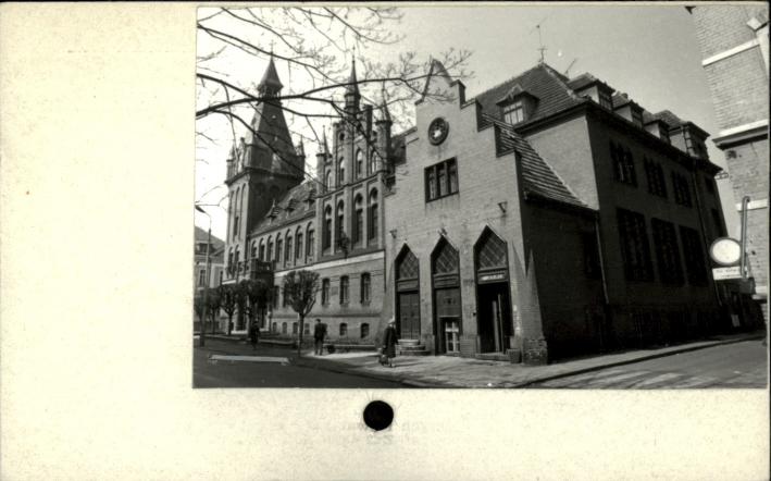 ratusz, ob. biblioteka , skan 2