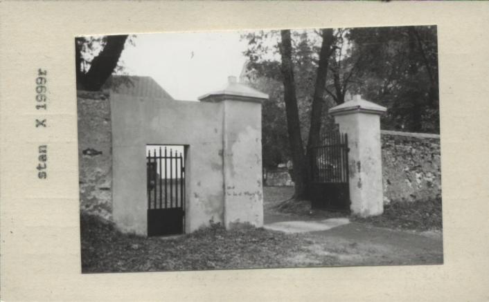 brama II (d. Klasztoru Kanon. Regularnych), skan 2