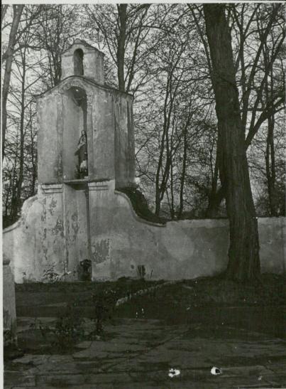 dzwonnica kościoła par. z murem cmentarza, skan 2