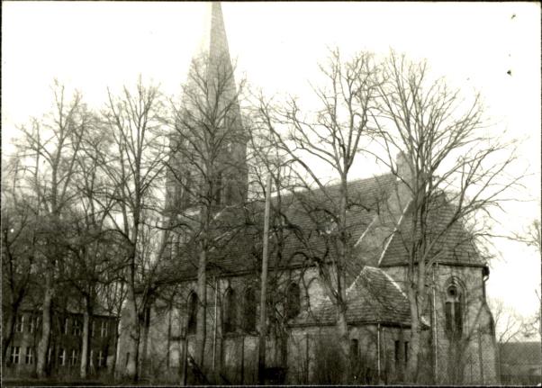 kościół ewangelicki, ob. rzym.-kat. par. pw. Matki Boskiej Różańcowej, skan 2