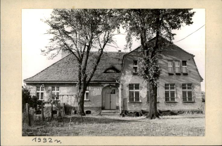 dawna szkoła (obecnie magazyn), skan 2