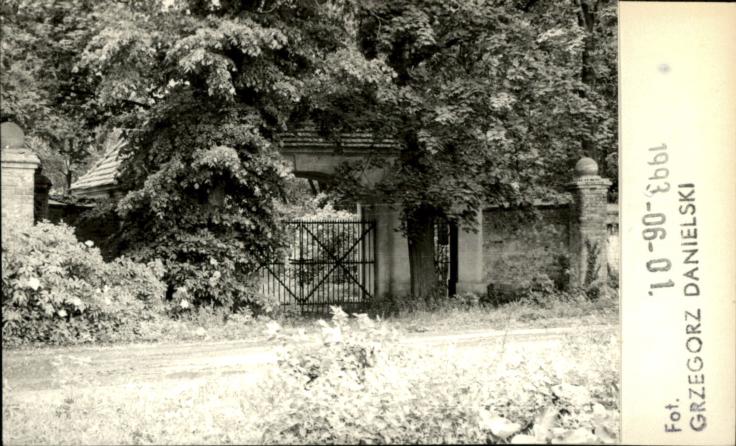 brama pn. do parku pałacowego, skan 2