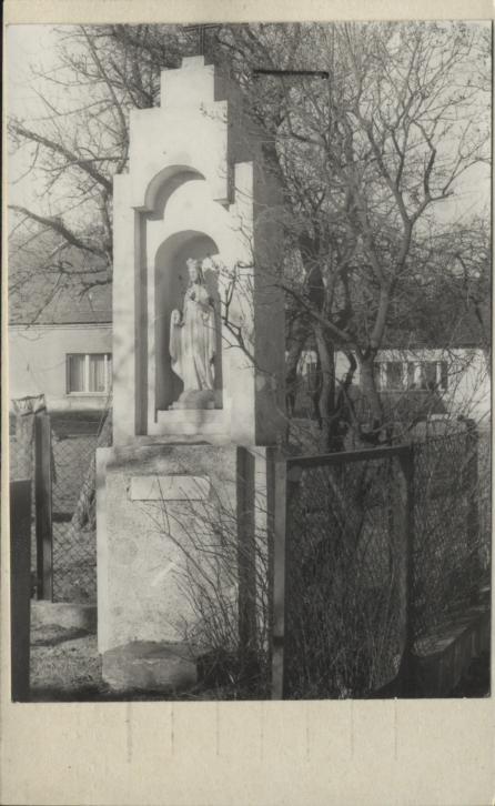 kapliczka z figurą Chrystusa, skan 2
