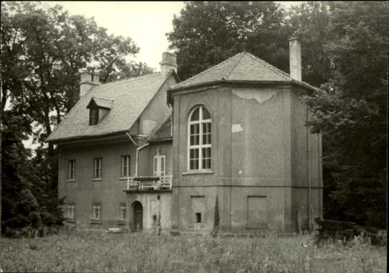 pawilon w parku, skan 2