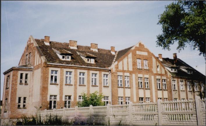 budynek administracyjny w zespole Zakłady Naprawcze Taboru Kolejowego, ob. opuszczony, skan 3