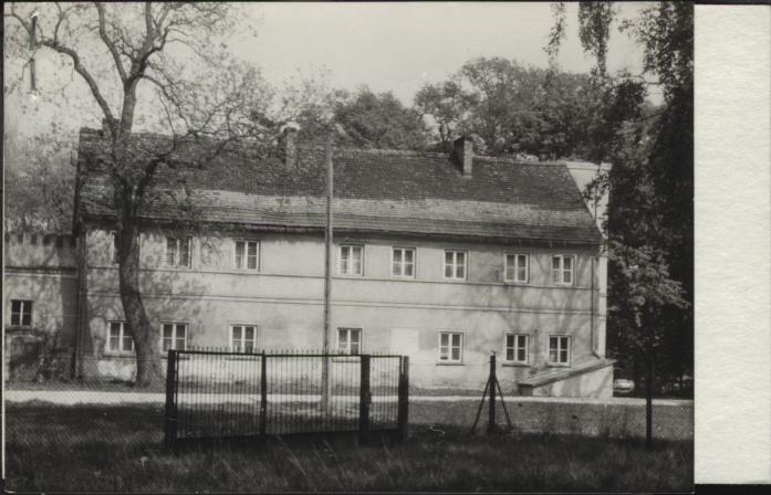 oficyna w parku, skan 2