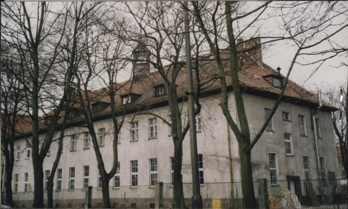 dowództwo garnizonu zesp. koszar wojsk lotnicz. w zesp. d. koszar kompanii łączności, skan 3