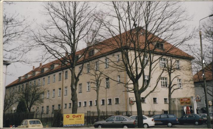 budynek koszarowy, ob. żandarmeria w zesp d. koszar kompanii łączności, skan 3