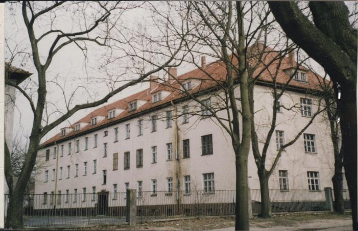 budynek koszarowy, ob. Caritas w zesp d. koszar kompanii łączności, skan 3