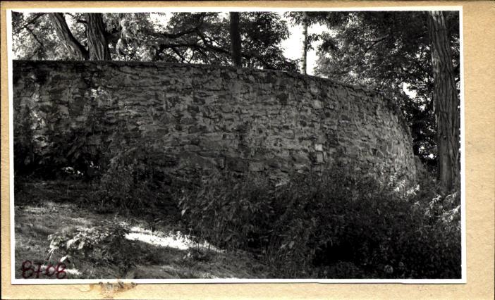 mur kościoła fil. p. w. śś. Piotra i Pawła, skan 2