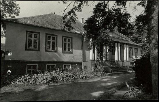 dworek, ob. KM PZPR, skan 3