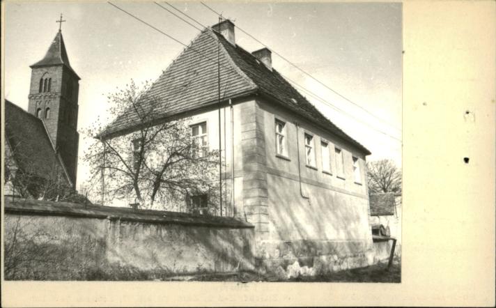 plebania - obok kościoła, skan 2