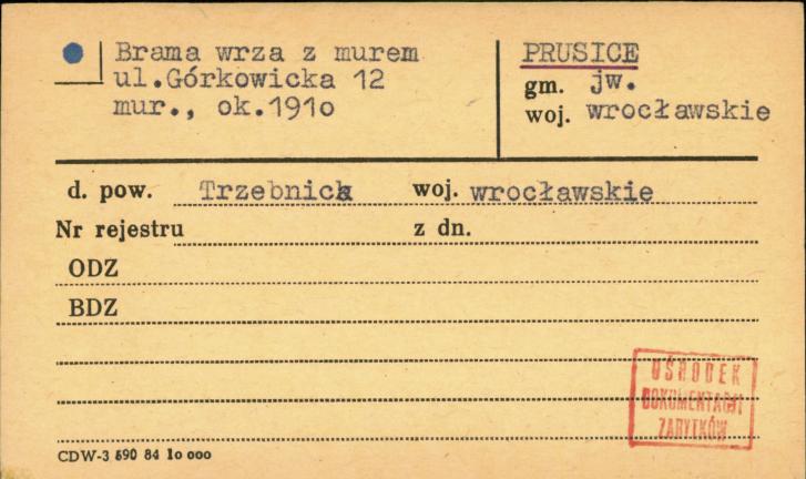 brama wrza z murem, skan 1