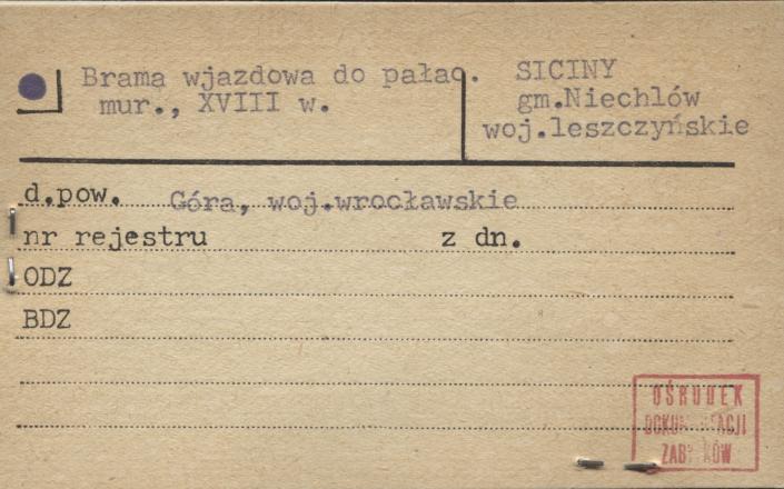 brama wjazdowa do pałacu, skan 1