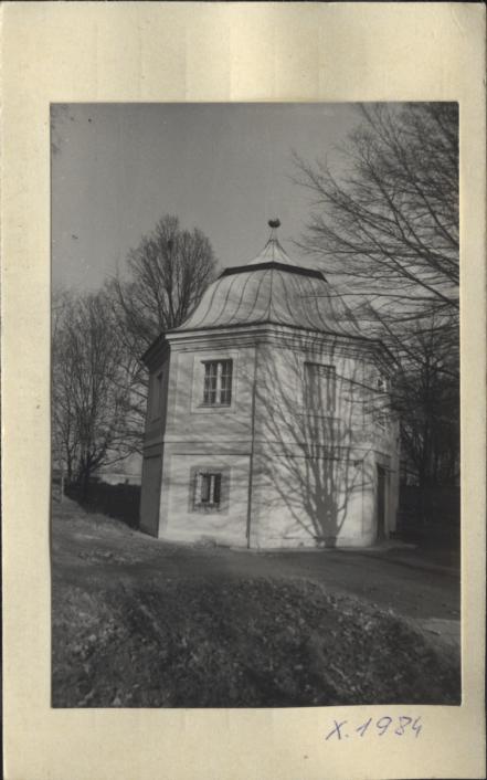 pawilon ogrodowy w zesp. klaszt. Benedykt., skan 2