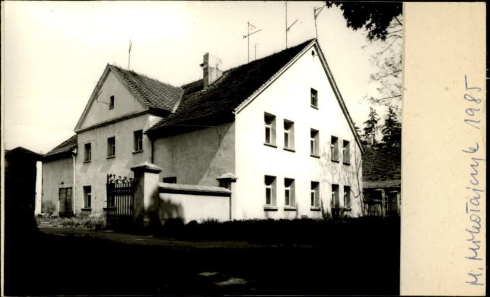 dwór pierwotny, później oficyna, skan 2
