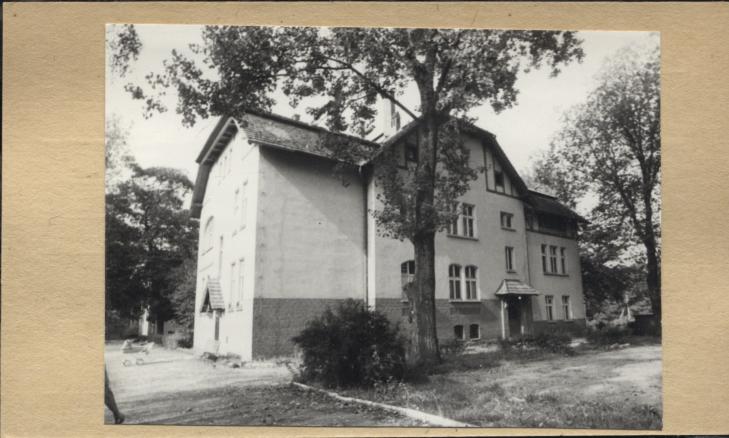 dom mieszkalny w zespole szkół rolniczych, skan 2