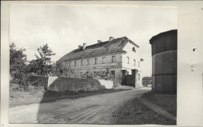 dom mieszkalny, ob. PGR, skan 2