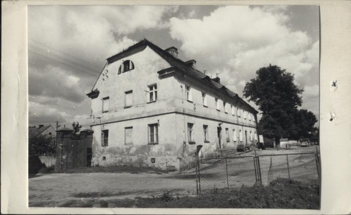 dom mieszkalny, ob. PGR, skan 3