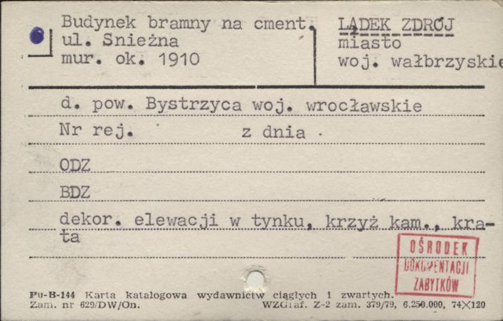 brama na cmentarz, skan 1