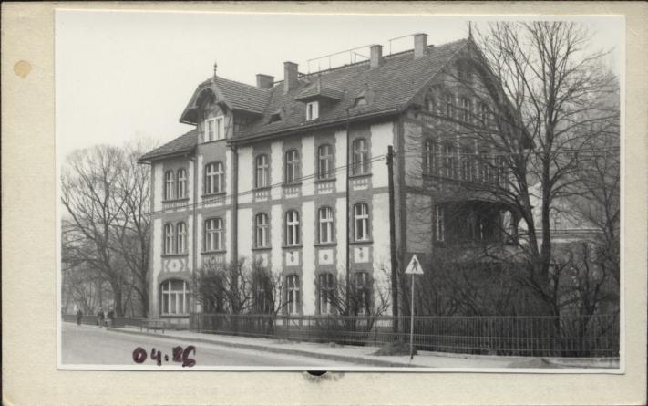dom mieszkalny, ob. przychodnia, skan 2