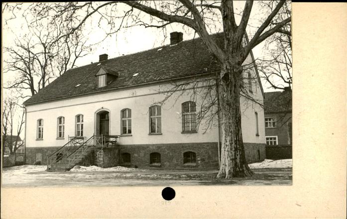 dom mieszkalny, ob. plebania, skan 2