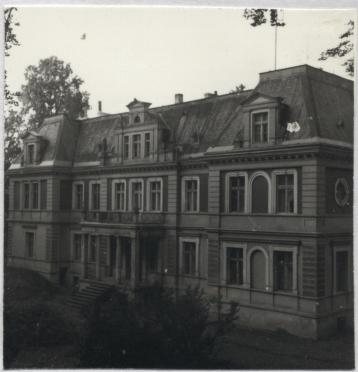pałac, ob. PGR, skan 4