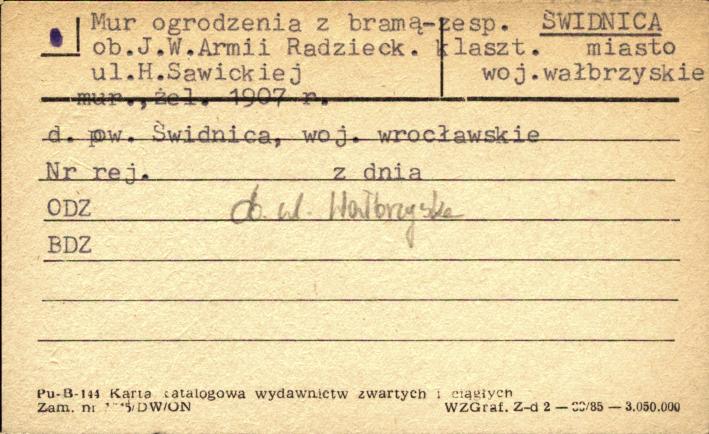 mur ogrodzenia z bramą - zesp. klaszt. ob. J. W. Armii Radzieckiej, skan 1