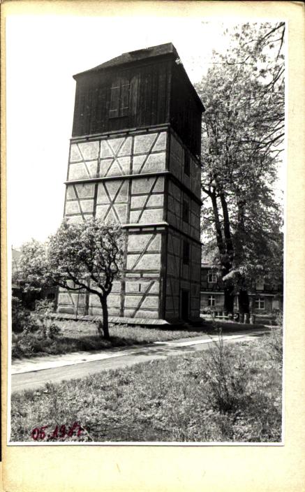 dzwonnica przy kościele ewang. - Pokoju, skan 2